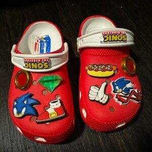 Crocs Big Kids Size 10T Red Sega Sonic The Hedgehog Charms Slip on Rubber Shoe